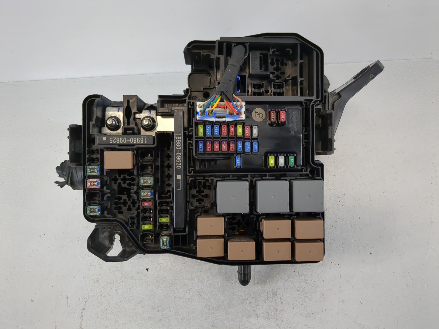 2021-2022 Hyundai Elantra Fusebox Fuse Box Panel Relay Module P/N:91956-AA020 Fits Fits 2021 2022 OEM Used Auto Parts - Oemu