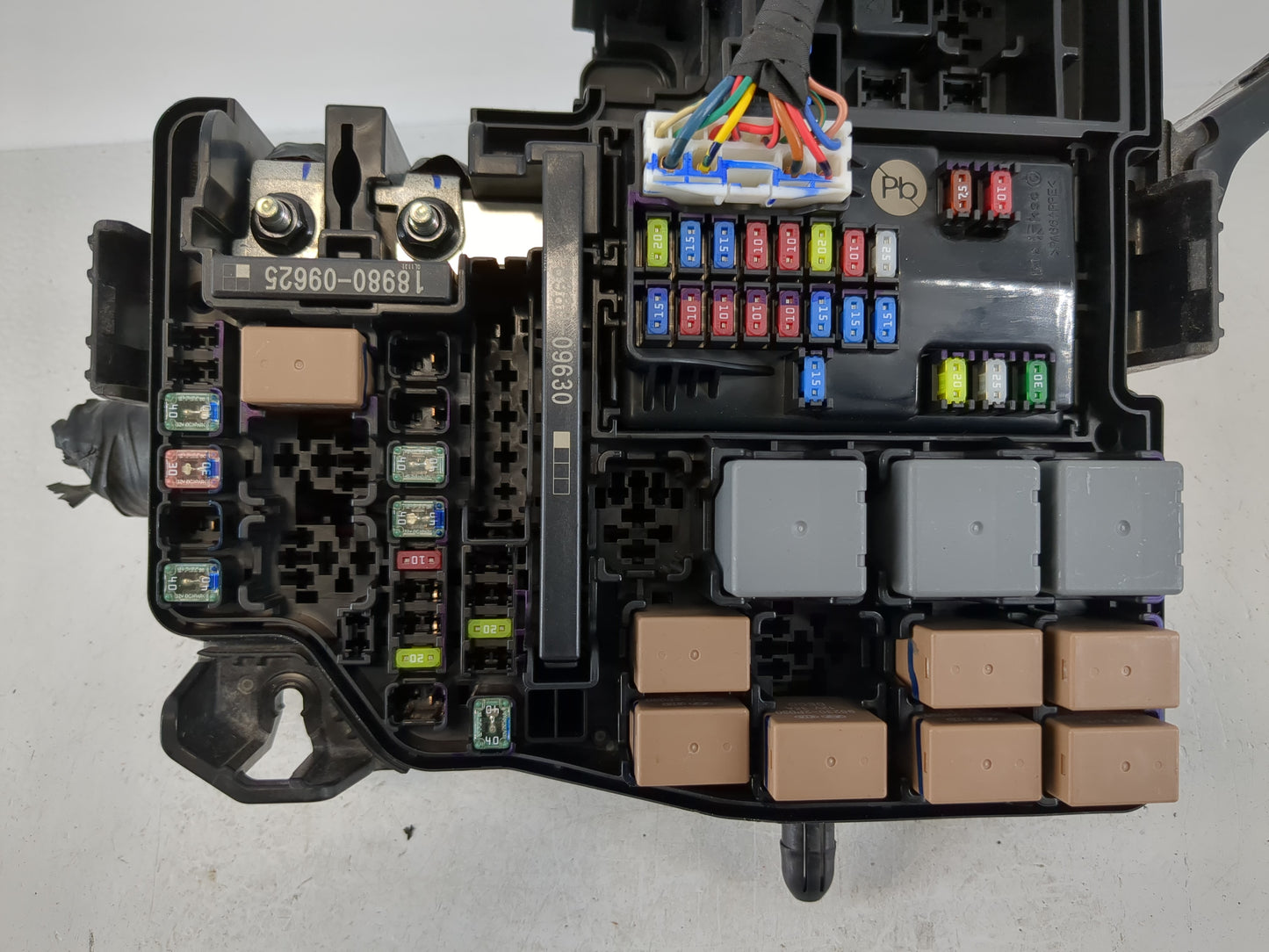 2021-2022 Hyundai Elantra Fusebox Fuse Box Panel Relay Module P/N:91956-AA020 Fits Fits 2021 2022 OEM Used Auto Parts - Oemu