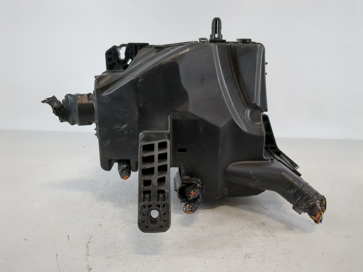 2021-2022 Hyundai Elantra Fusebox Fuse Box Panel Relay Module P/N:91956-AA020 Fits Fits 2021 2022 OEM Used Auto Parts - Oemu