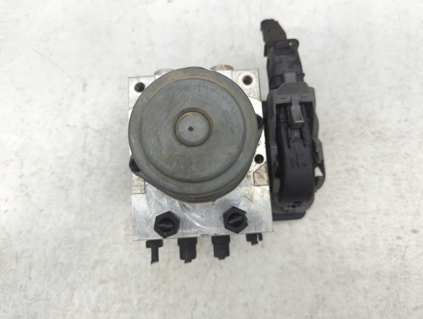 2021-2022 Hyundai Elantra ABS Pump Control Module Replacement P/N:61589-41600 58900-AA500 Fits Fits 2021 2022 OEM Used Auto 