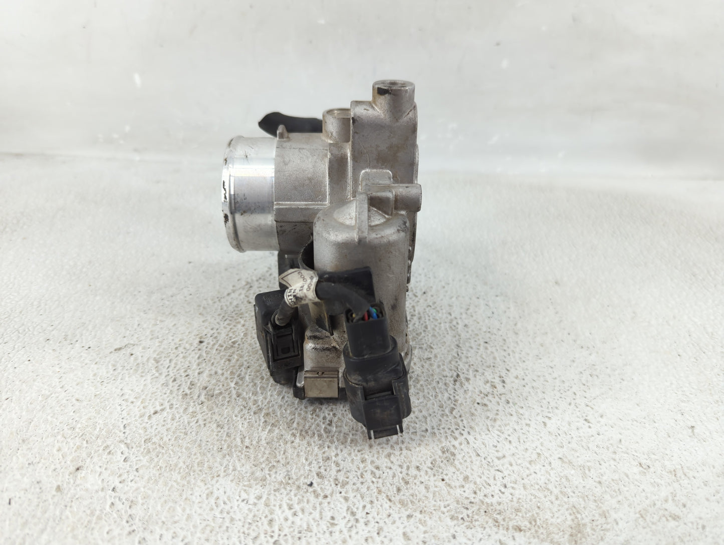 2021-2022 Hyundai Elantra Throttle Body P/N:35100-03HA0 Fits Fits 2017 2018 2019 2020 2021 2022 OEM Used Auto Parts - Oemuse