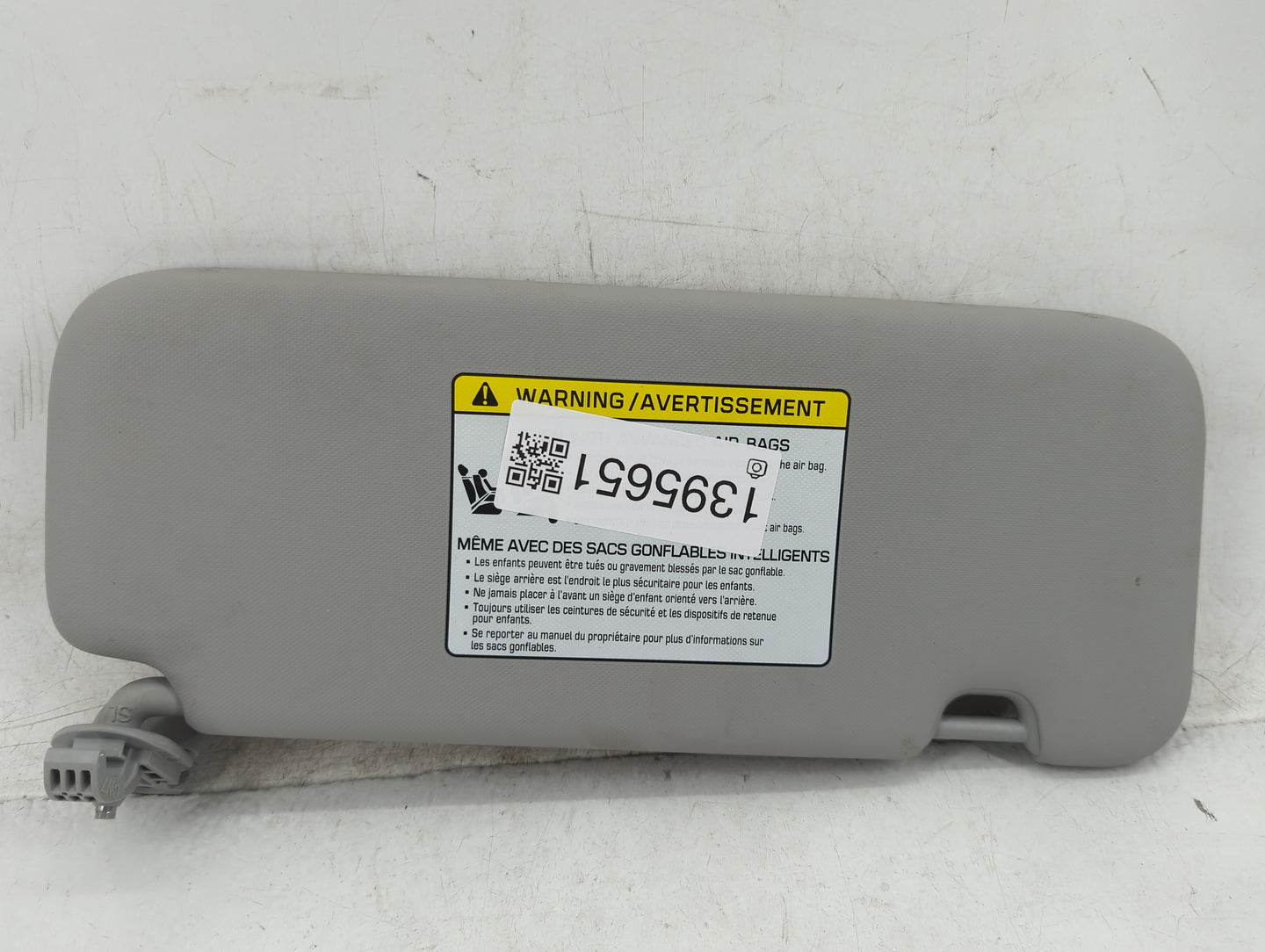 2021-2022 Hyundai Elantra Sun Visor Shade Replacement Passenger Right Mirror Fits Fits 2021 2022 OEM Used Auto Parts - Oemus