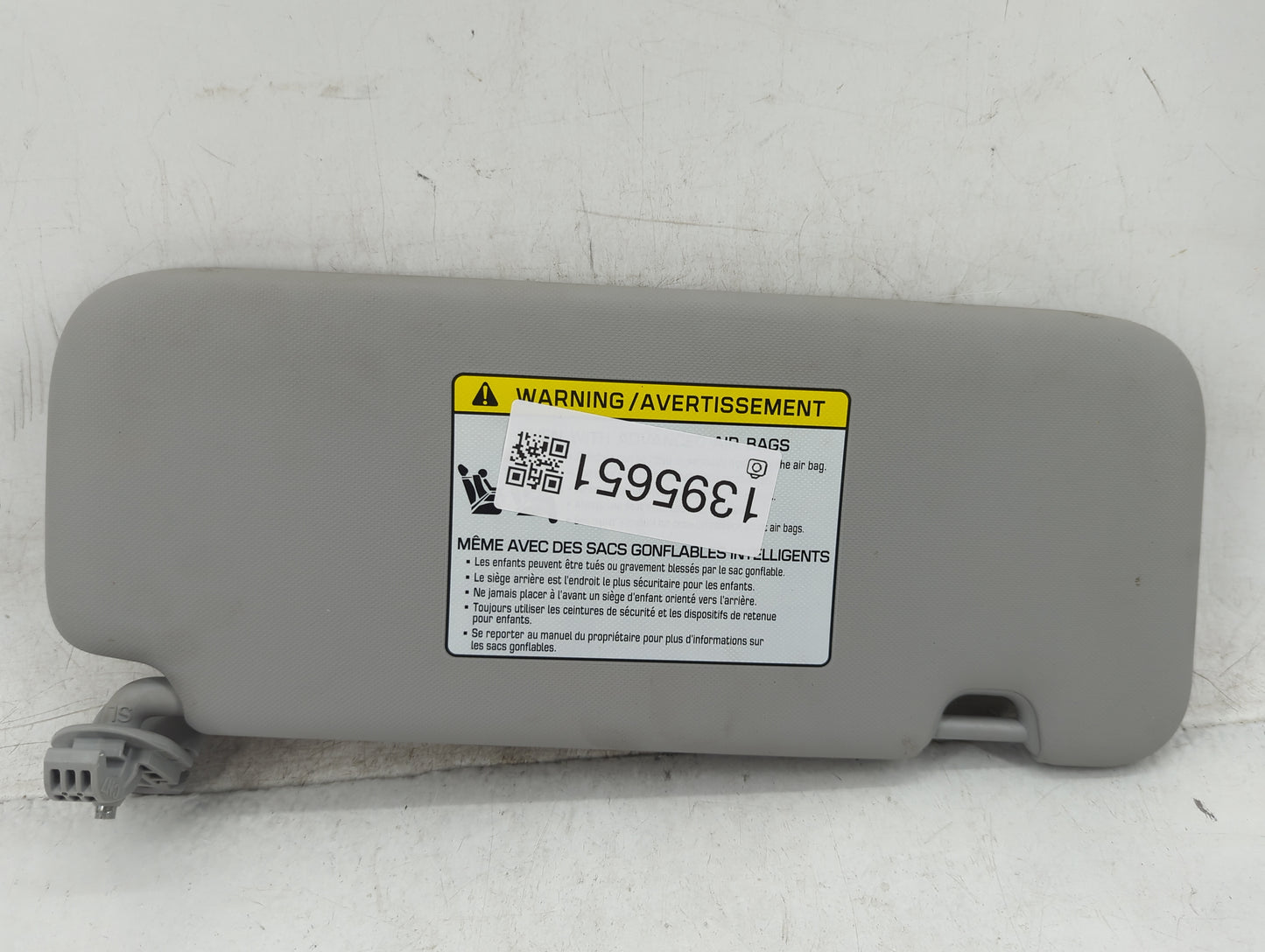 2021-2022 Hyundai Elantra Sun Visor Shade Replacement Passenger Right Mirror Fits Fits 2021 2022 OEM Used Auto Parts - Oemus