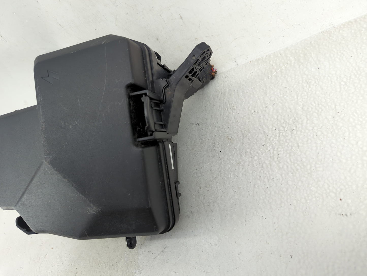 2021-2022 Hyundai Elantra Fusebox Fuse Box Panel Relay Module Fits Fits 2021 2022 OEM Used Auto Parts - Oemusedautoparts1.co