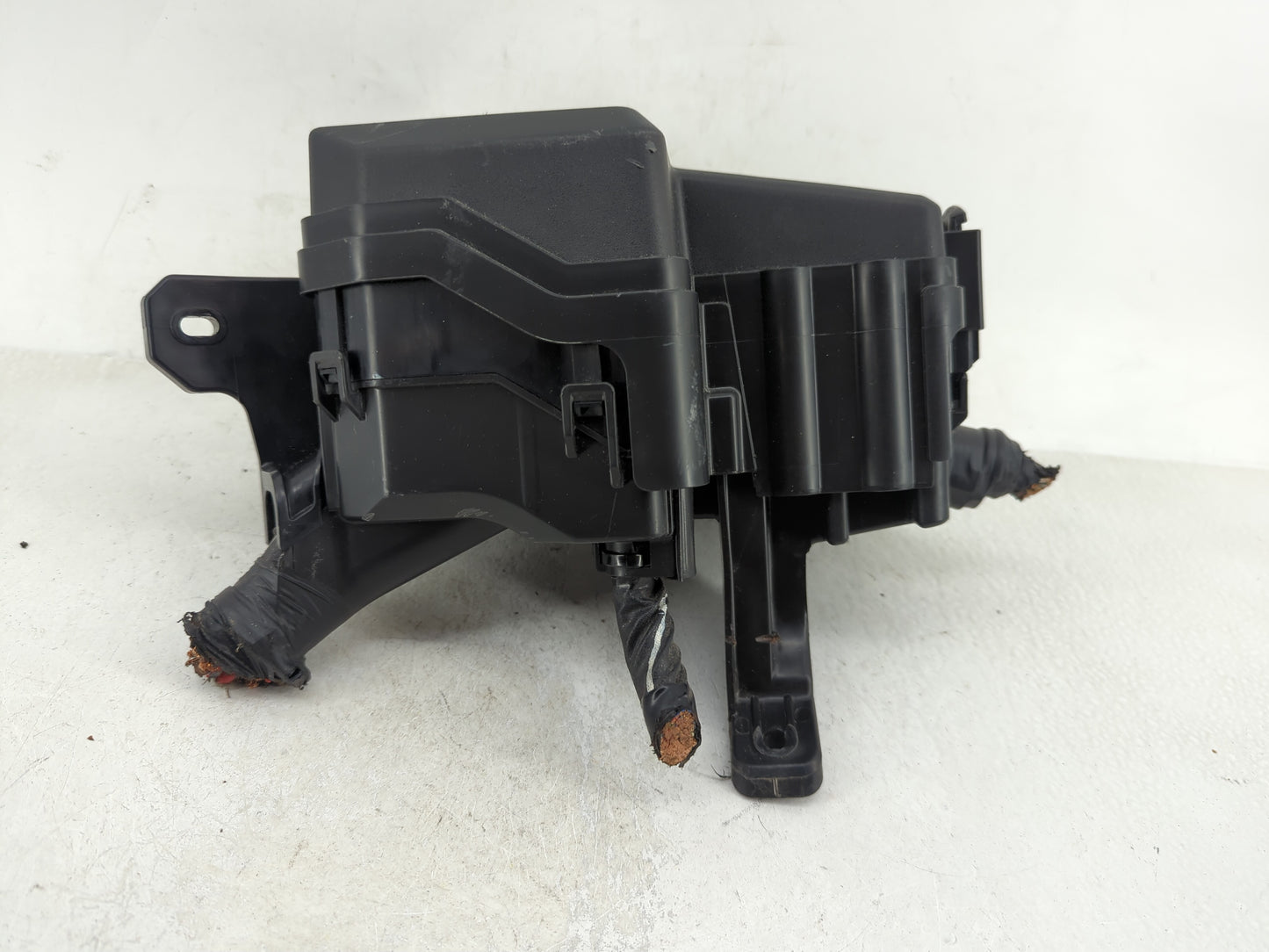 2021-2022 Hyundai Elantra Fusebox Fuse Box Panel Relay Module Fits Fits 2021 2022 OEM Used Auto Parts - Oemusedautoparts1.co