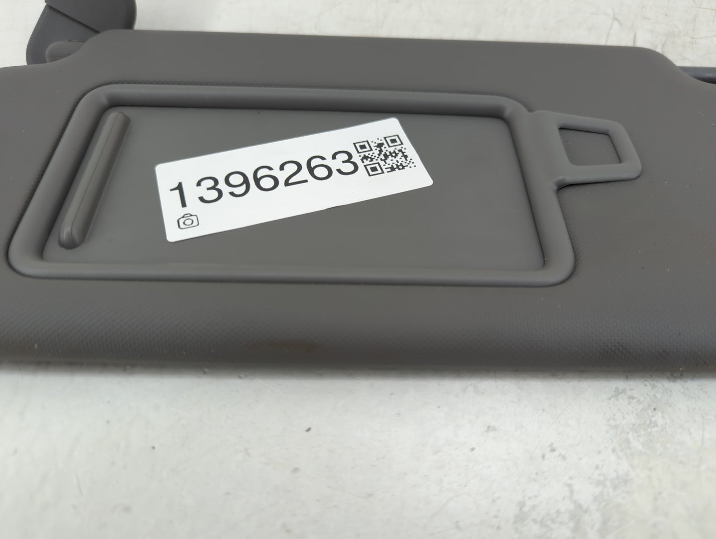 2021-2022 Hyundai Elantra Sun Visor Shade Replacement Passenger Right Mirror Fits Fits 2021 2022 OEM Used Auto Parts - Oemus
