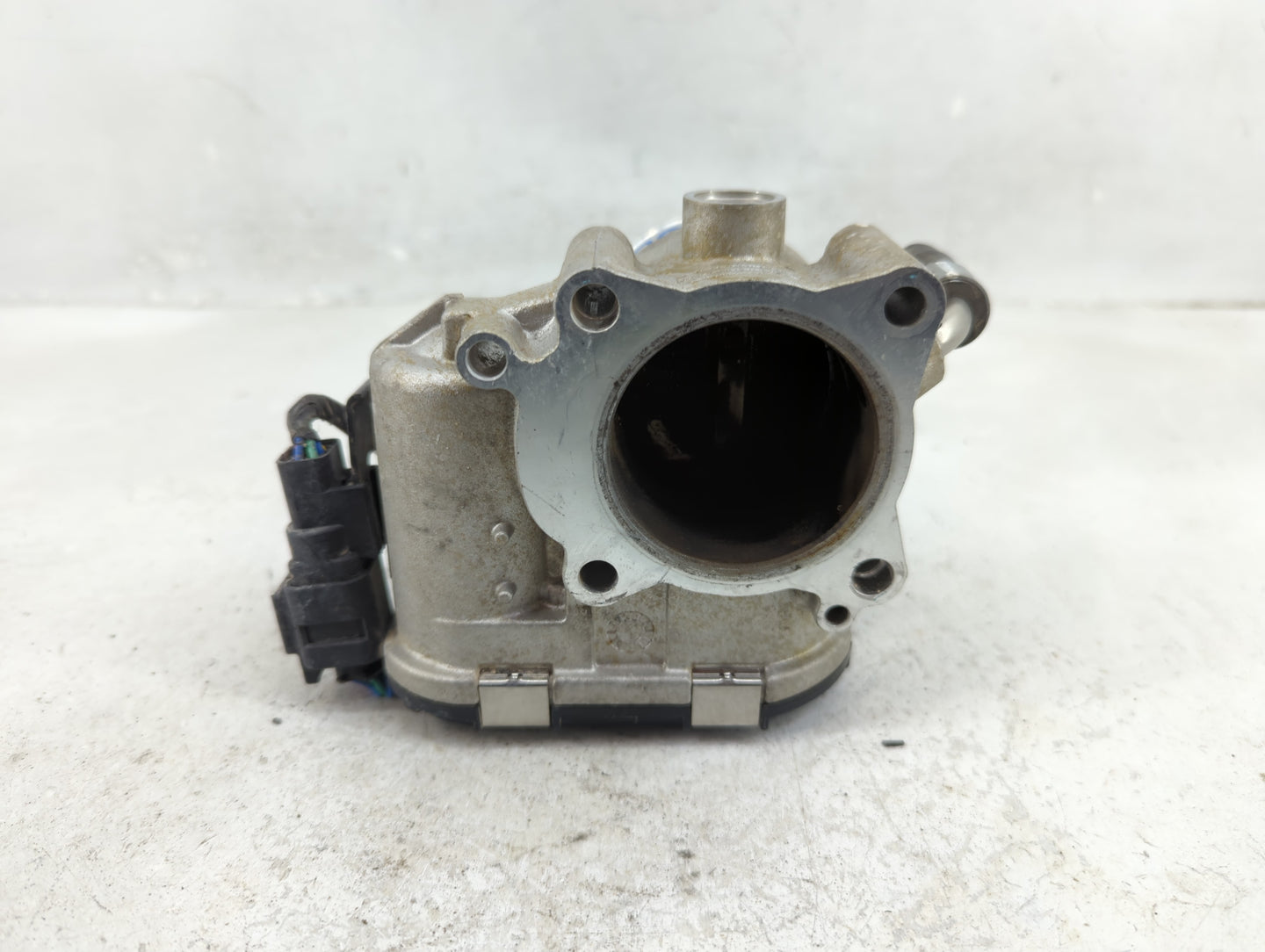 2021-2022 Hyundai Elantra Throttle Body P/N:35100-03HA0 0280750680 Fits Fits 2017 2018 2019 2020 2021 2022 OEM Used Auto Par