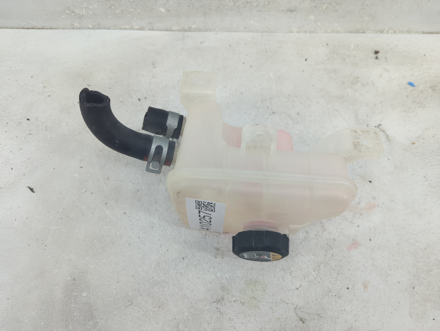 2022 Hyundai Elantra Radiator Coolant Overflow Expansion Tank Bottle - Oemusedautoparts1.com
