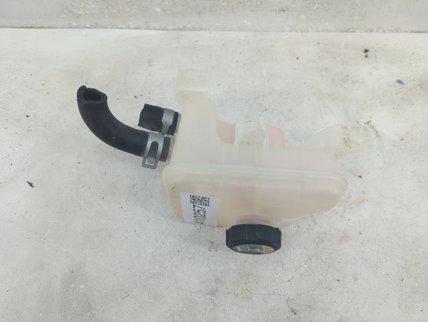 2022 Hyundai Elantra Radiator Coolant Overflow Expansion Tank Bottle - Oemusedautoparts1.com