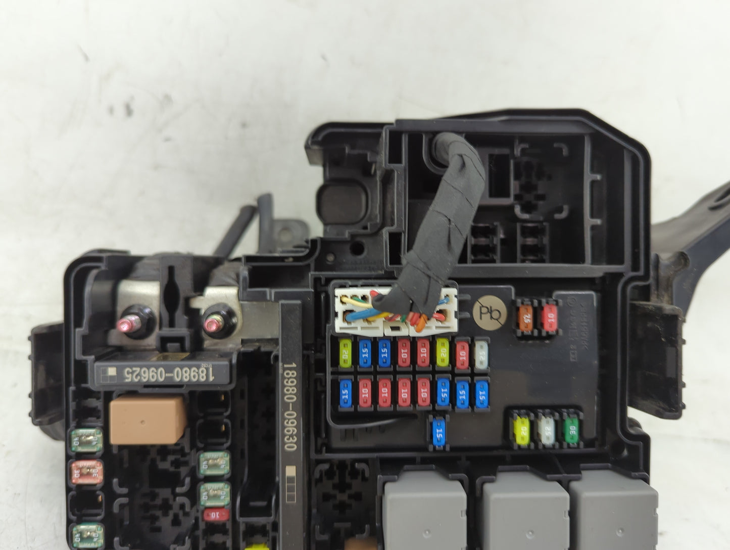 2021-2022 Hyundai Elantra Fusebox Fuse Box Panel Relay Module P/N:91956-AA020 Fits Fits 2021 2022 OEM Used Auto Parts - Oemu