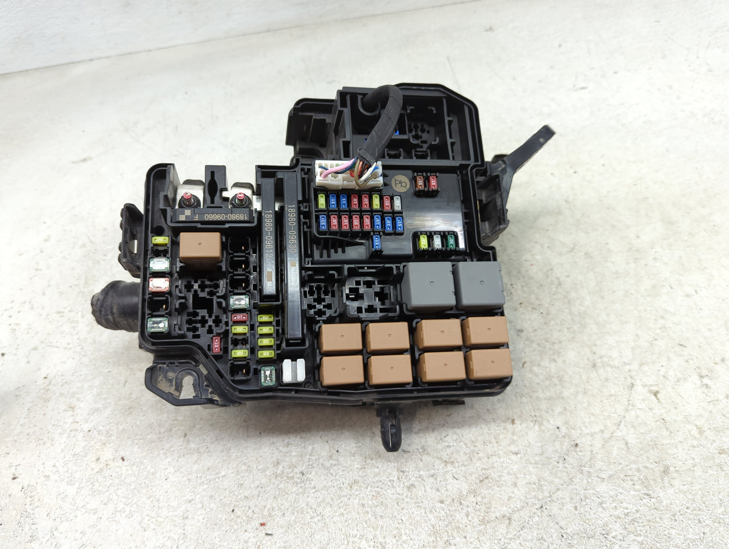 2021-2022 Hyundai Elantra Fusebox Fuse Box Panel Relay Module P/N:91200-IB040 Fits Fits 2021 2022 OEM Used Auto Parts - Oemu