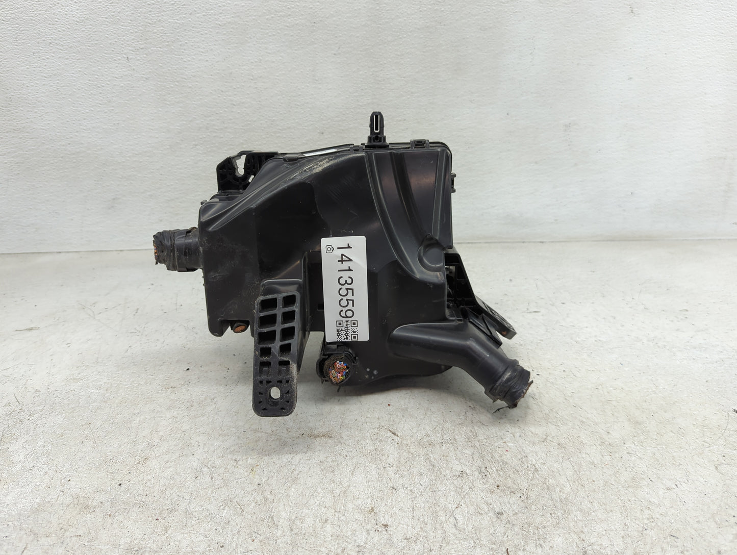 2021-2022 Hyundai Elantra Fusebox Fuse Box Panel Relay Module P/N:91200-IB040 Fits Fits 2021 2022 OEM Used Auto Parts - Oemu