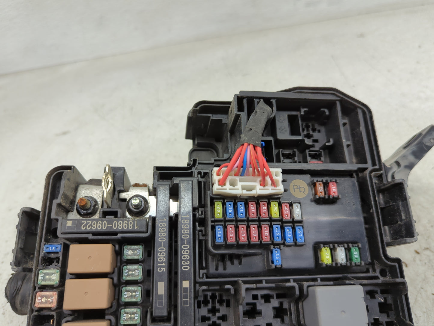 2021-2022 Hyundai Elantra Fusebox Fuse Box Panel Relay Module P/N:91200-BY050 Fits Fits 2021 2022 OEM Used Auto Parts - Oemu