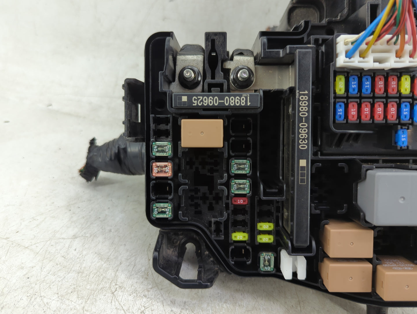 2021-2022 Hyundai Elantra Fusebox Fuse Box Panel Relay Module P/N:91956-AA020 Fits Fits 2021 2022 OEM Used Auto Parts - Oemu
