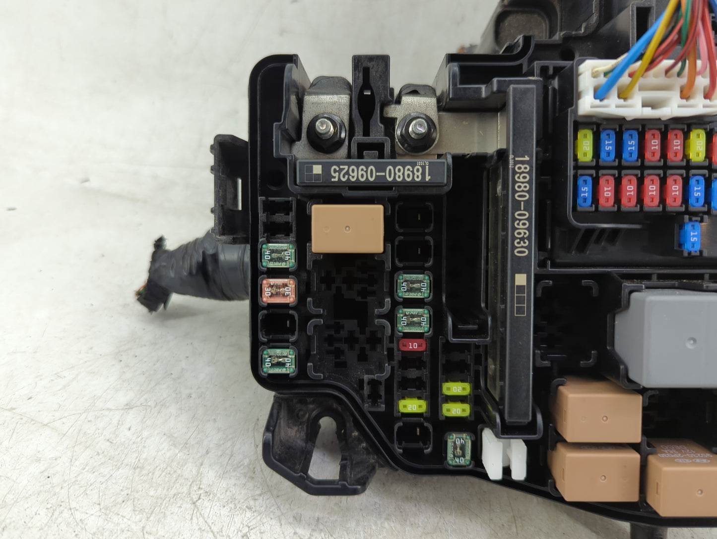 2021-2022 Hyundai Elantra Fusebox Fuse Box Panel Relay Module P/N:91956-AA020 Fits Fits 2021 2022 OEM Used Auto Parts - Oemu