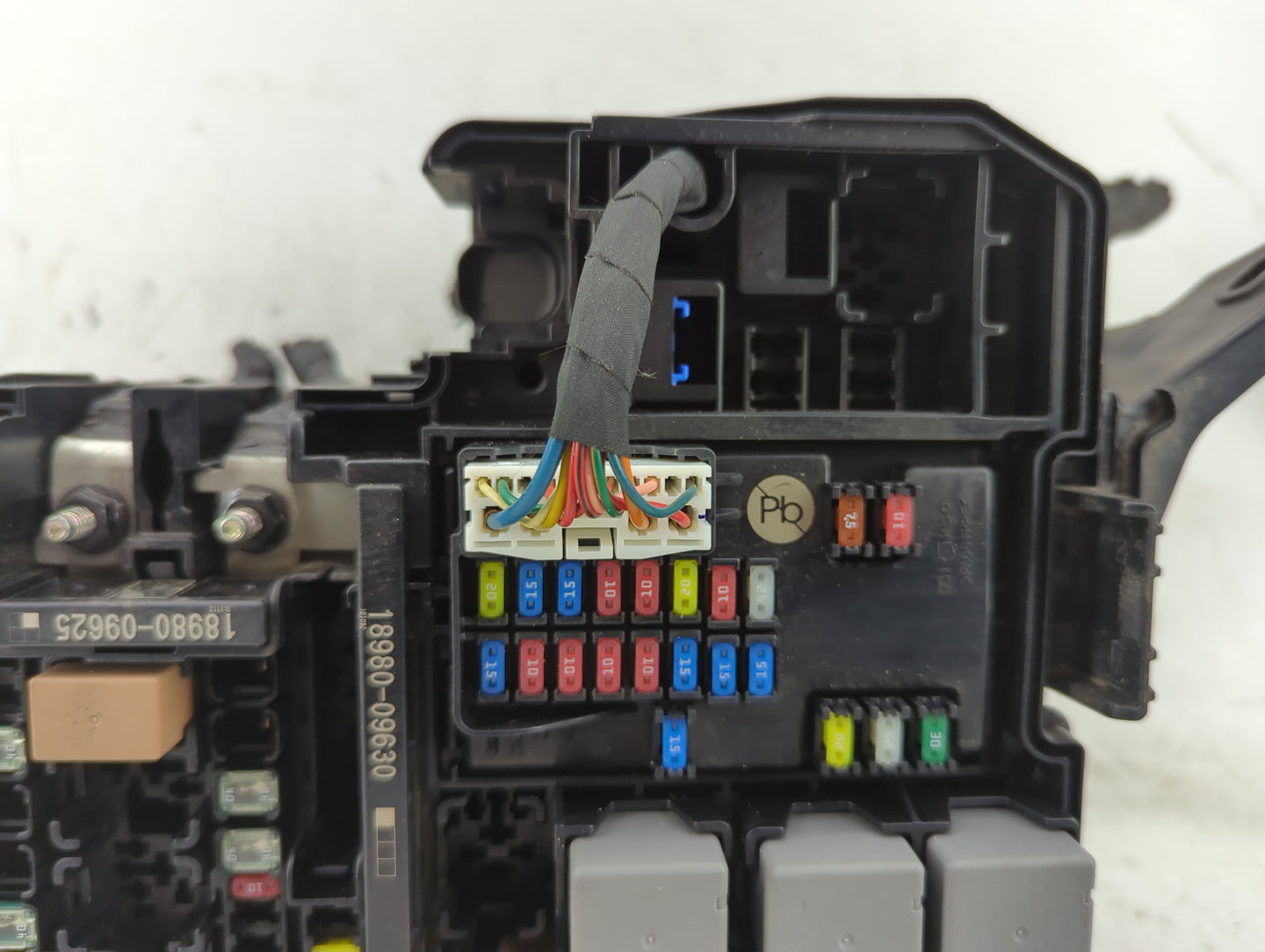 2021-2022 Hyundai Elantra Fusebox Fuse Box Panel Relay Module P/N:18980-09625 18980-09630, 91956-AA020 Fits Fits 2021 2022 O