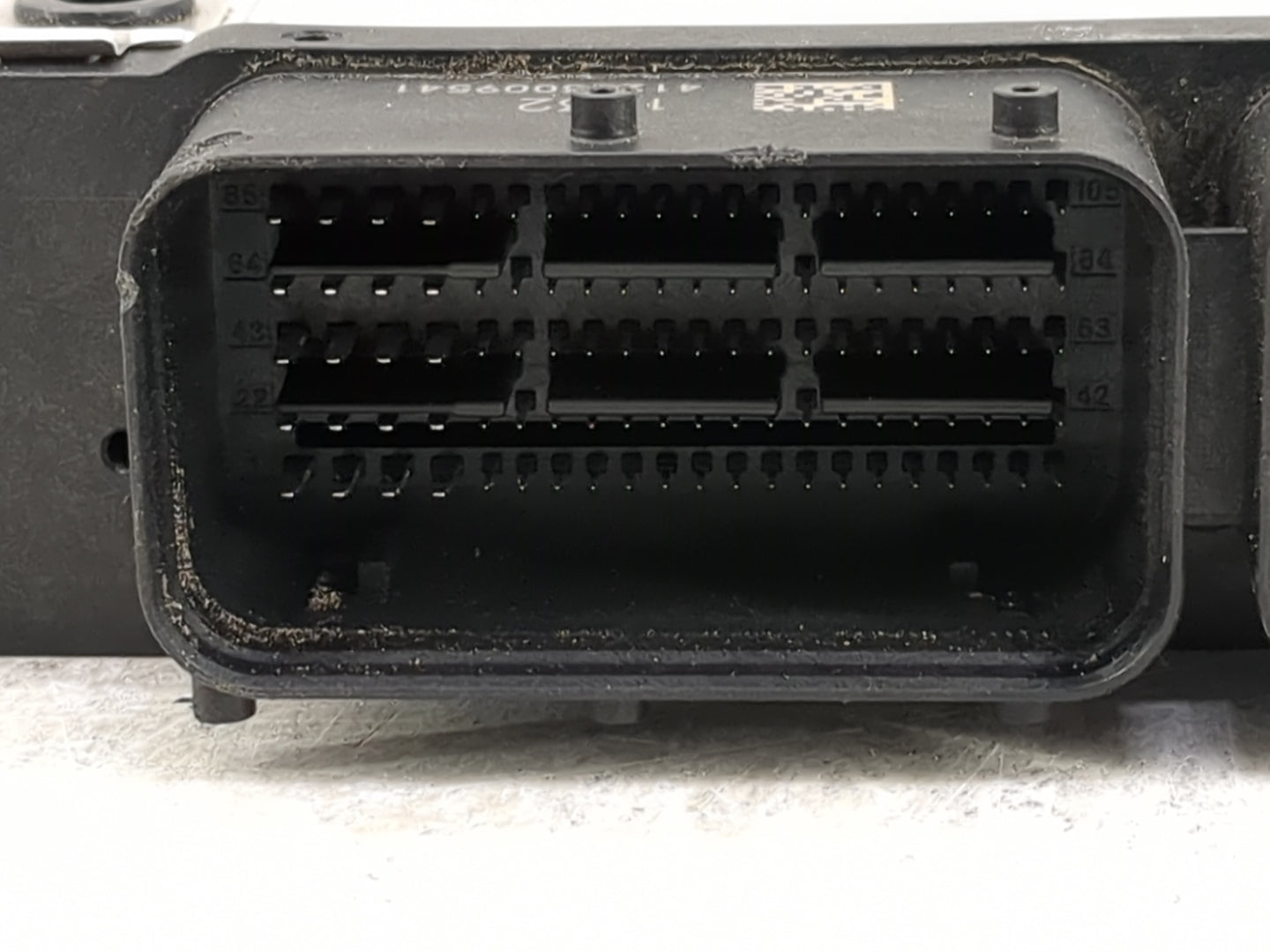 2021-2022 Hyundai Elantra PCM Engine Control Computer ECU ECM PCU OEM P/N:39121-2MCN1 Fits Fits 2021 2022 OEM Used Auto Part
