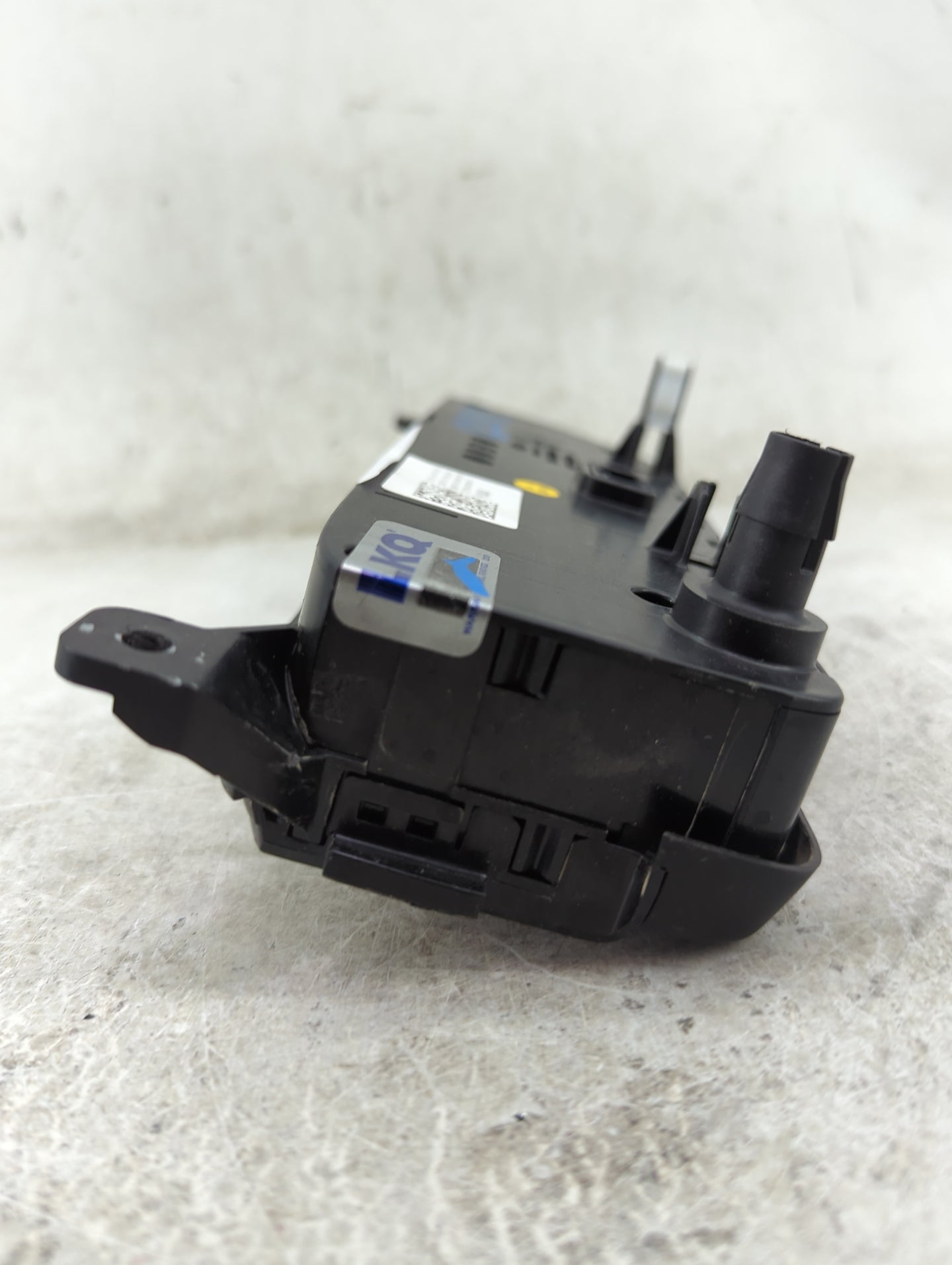 2022 Hyundai Elantra Climate Control Module Temperature AC/Heater Replacement P/N:97250-AA410LM5 Fits OEM Used Auto Parts - 