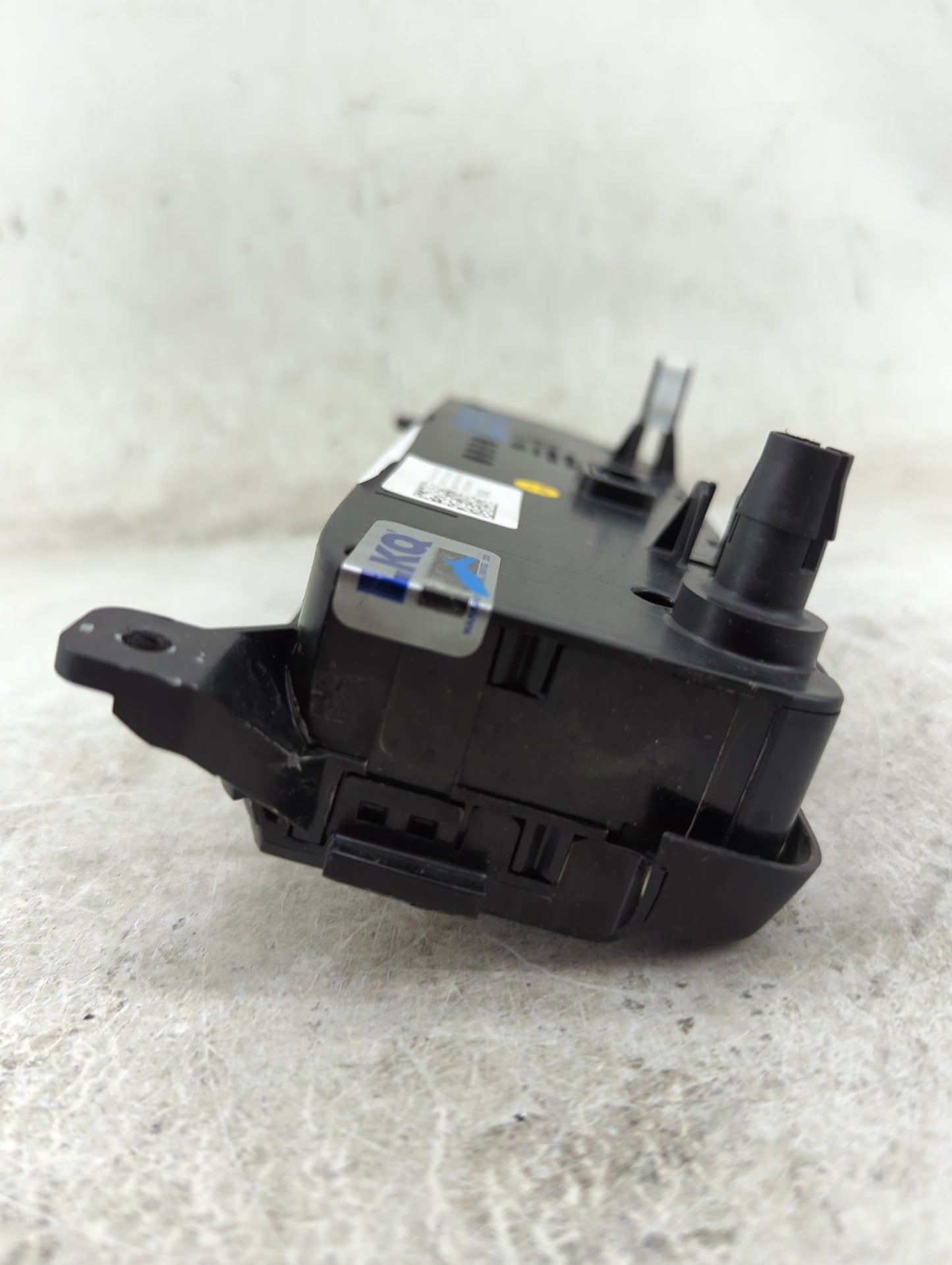 2022 Hyundai Elantra Climate Control Module Temperature AC/Heater Replacement P/N:97250-AA410LM5 Fits OEM Used Auto Parts - 