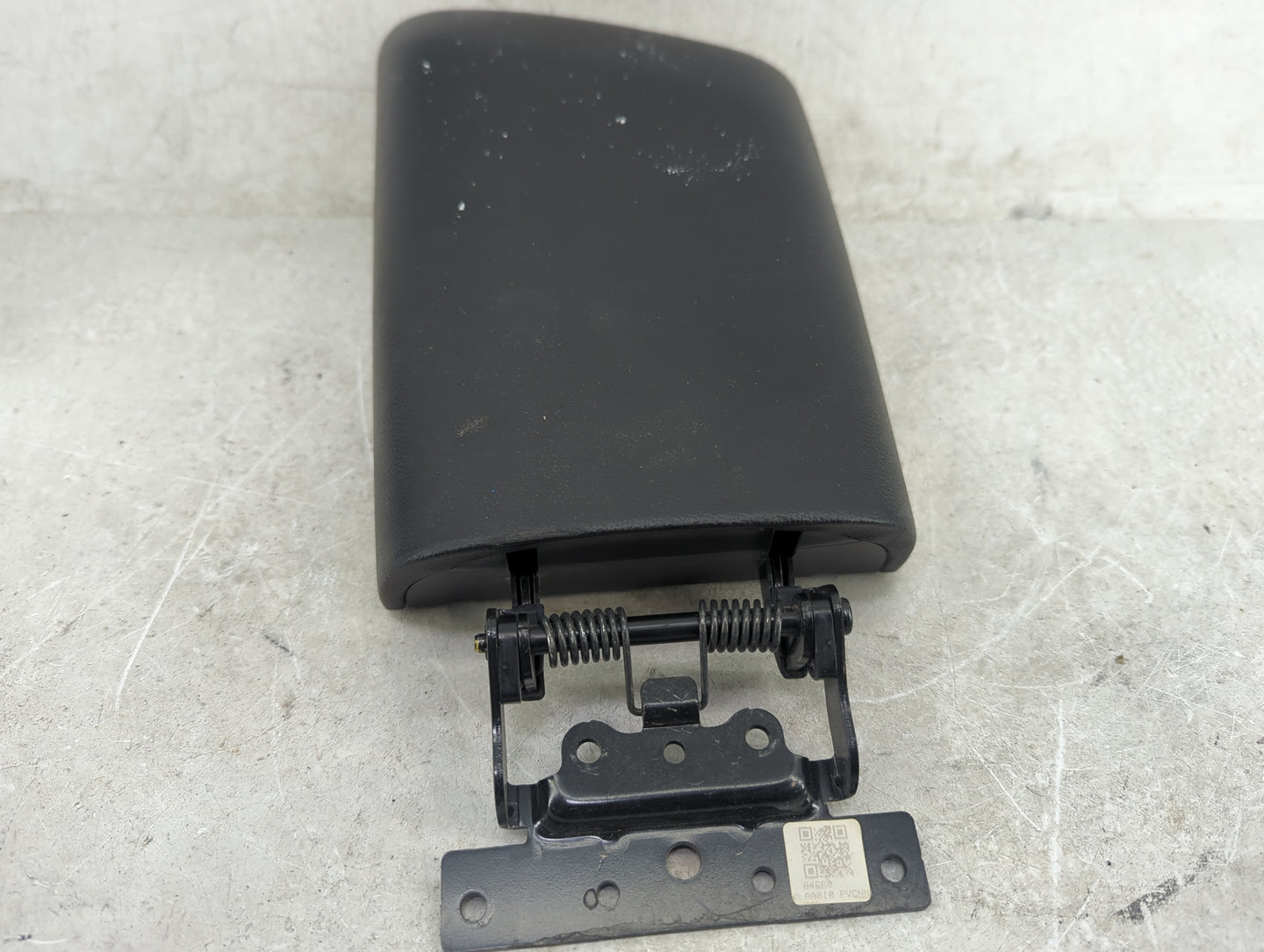 2022 Hyundai Elantra Center Console Armrest Cover Lid Fits OEM Used Auto Parts - Oemusedautoparts1.com