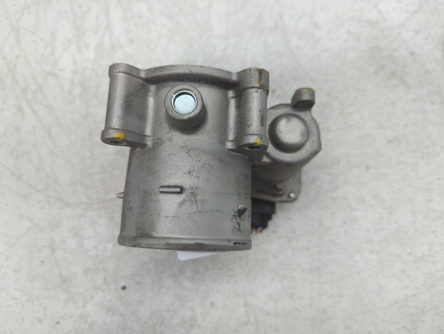 2021-2022 Hyundai Elantra Throttle Body P/N:35100-2J410 Fits Fits 2021 2022 OEM Used Auto Parts - Oemusedautoparts1.com