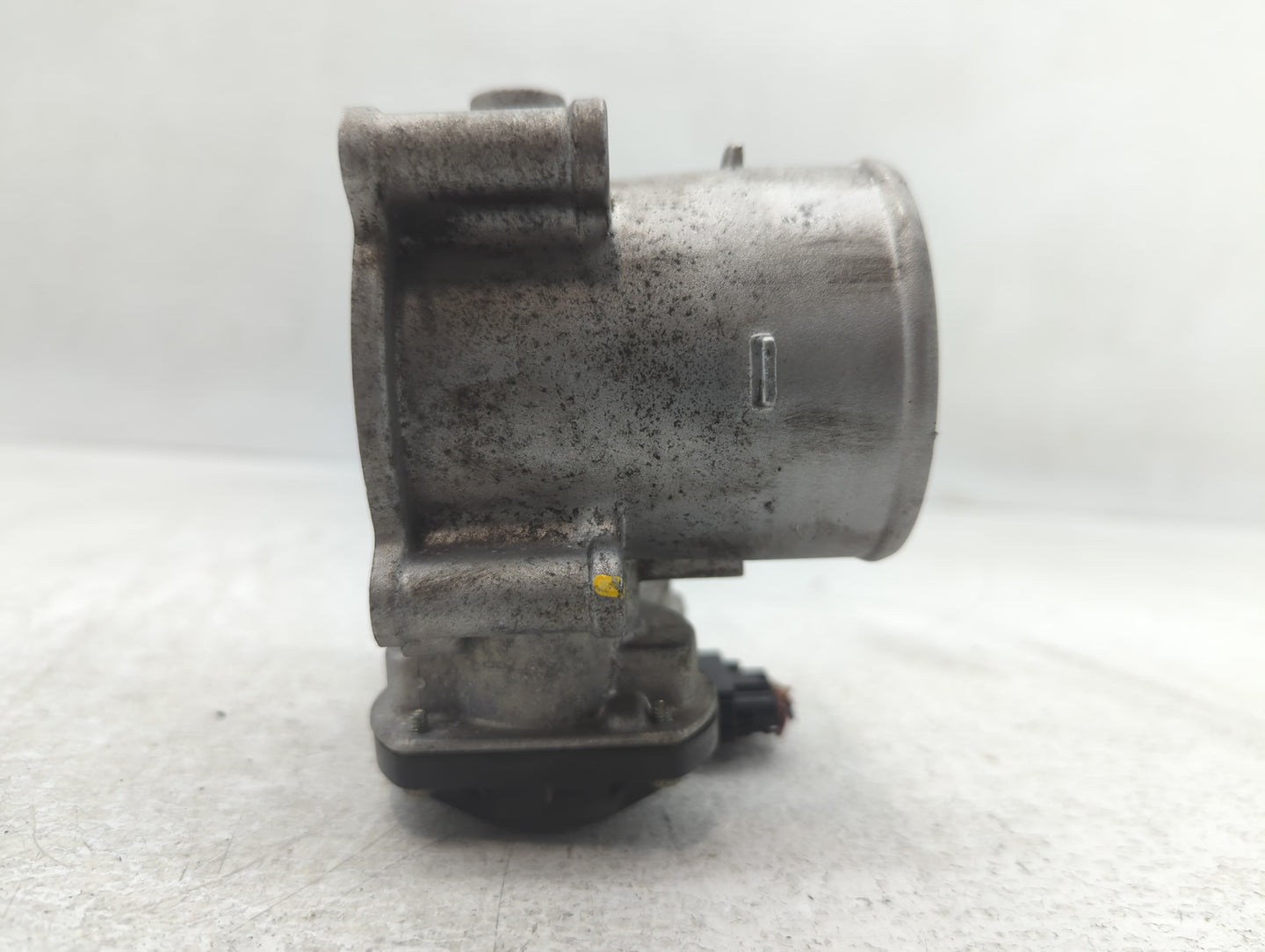 2021-2022 Hyundai Elantra Throttle Body P/N:35100-2J410 Fits Fits 2021 2022 OEM Used Auto Parts - Oemusedautoparts1.com