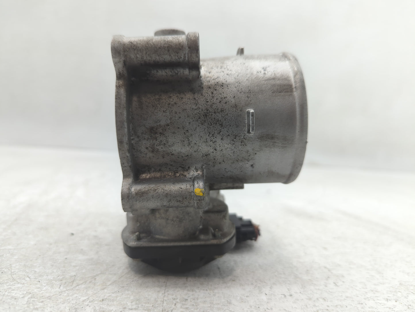 2021-2022 Hyundai Elantra Throttle Body P/N:35100-2J410 Fits Fits 2021 2022 OEM Used Auto Parts - Oemusedautoparts1.com
