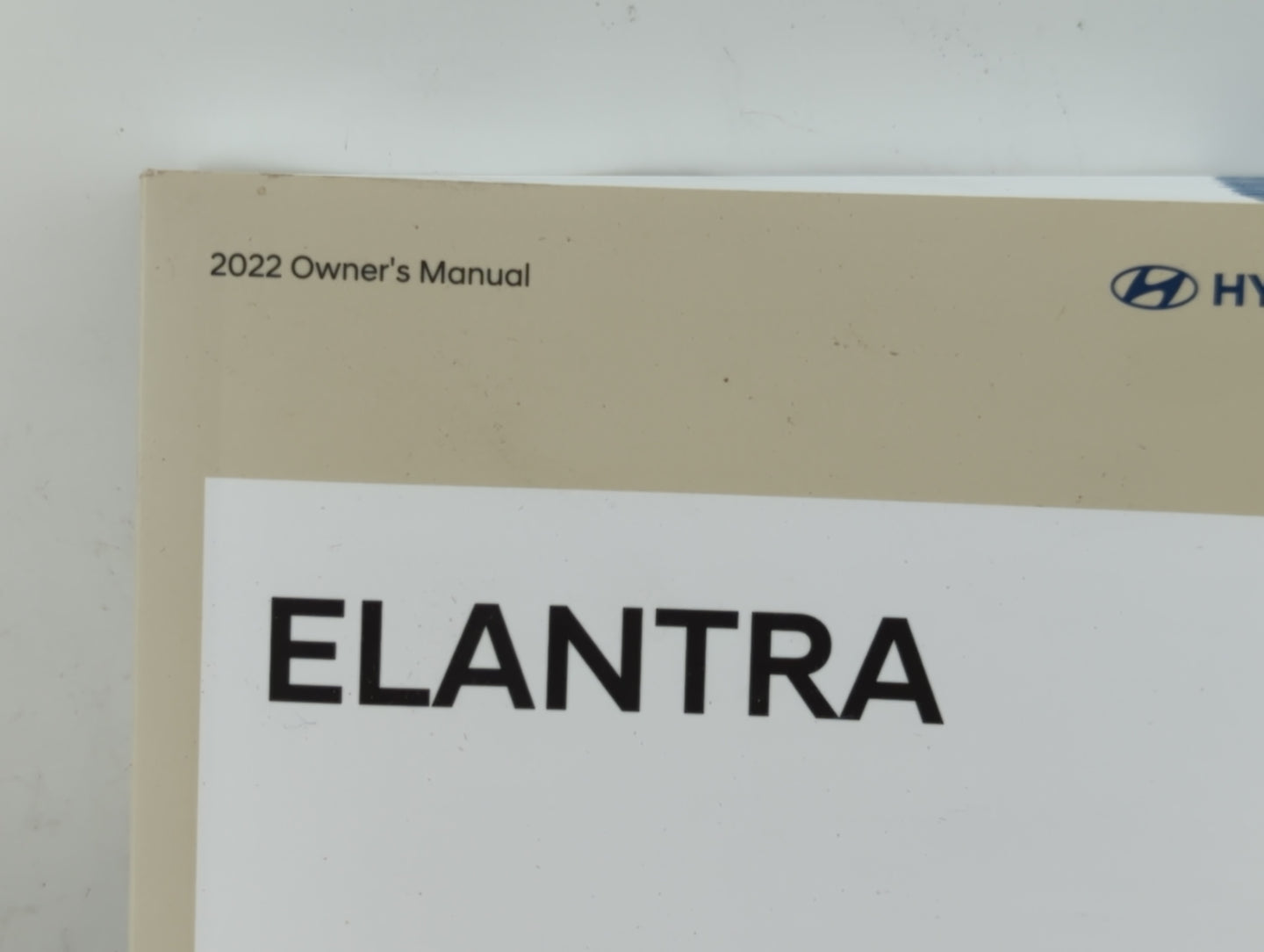 2022 Hyundai Elantra Owners Manual Book Guide P/N:N0B0-EU17B OEM Used Auto Parts - Oemusedautoparts1.com