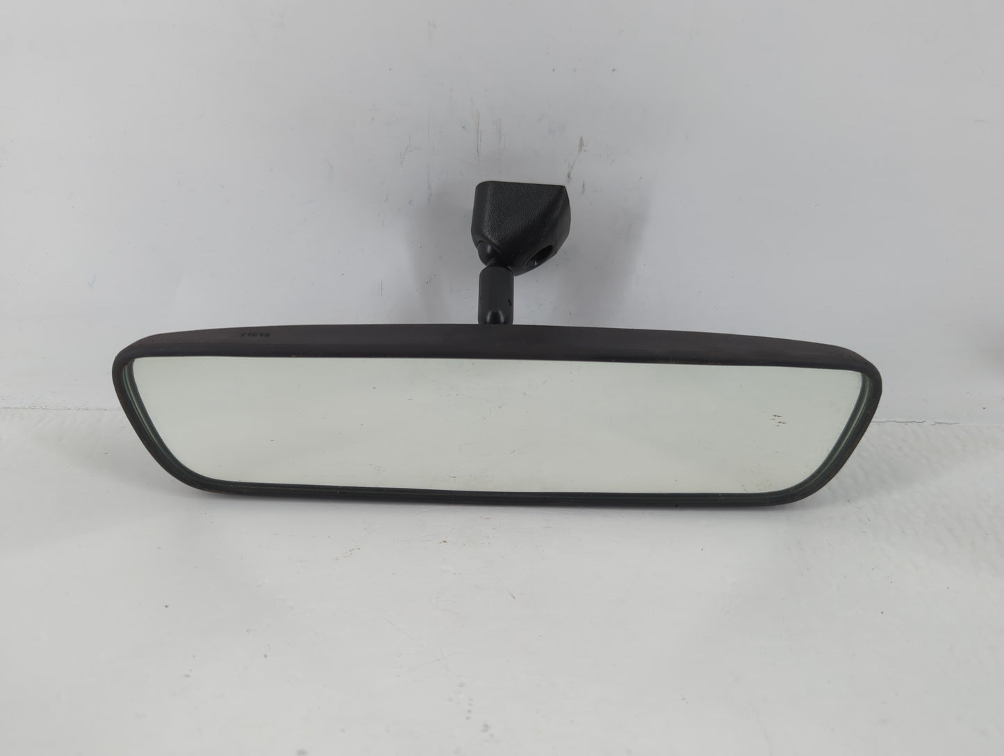 2021-2022 Hyundai Elantra Interior Rear View Mirror Replacement OEM P/N:E13049896 Fits Fits 2020 2021 2022 2023 OEM Used Aut