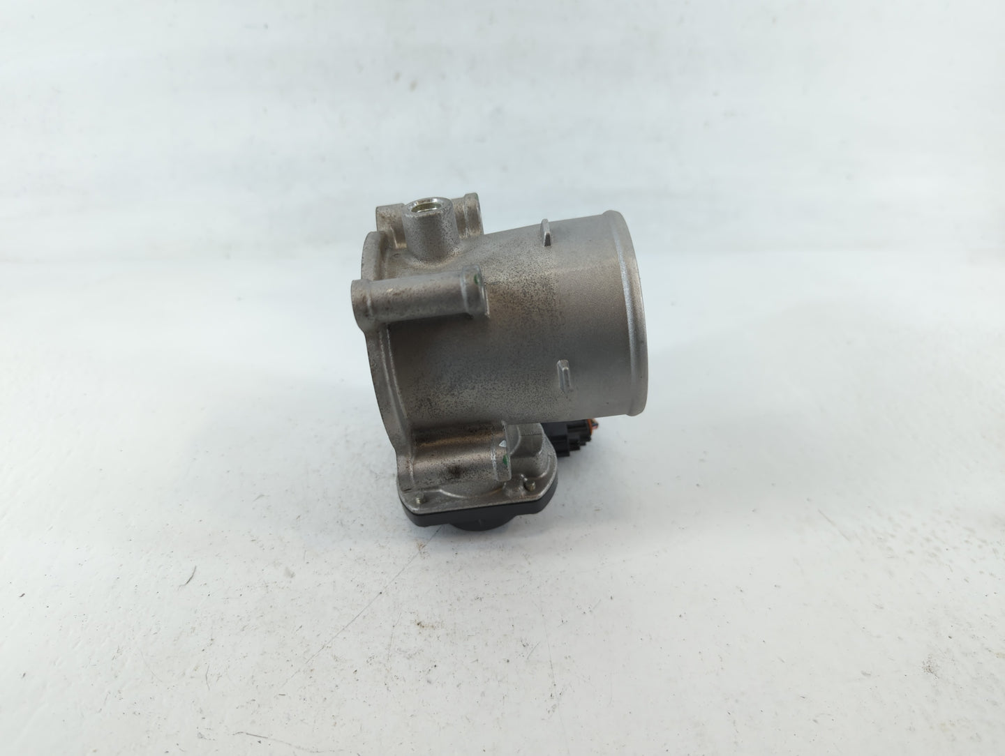 2021-2022 Hyundai Elantra Throttle Body P/N:6270 09E27 35100-2J410 Fits Fits 2021 2022 OEM Used Auto Parts - Oemusedautopart