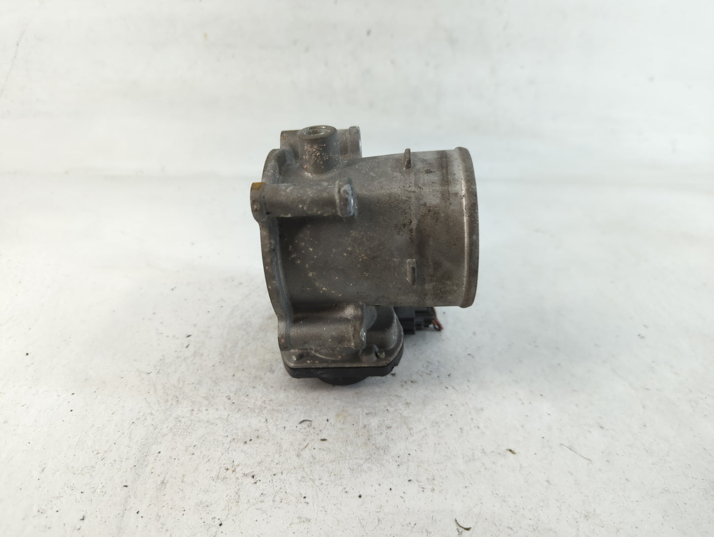 2021-2022 Hyundai Elantra Throttle Body P/N:36100-2J410 Fits Fits 2021 2022 OEM Used Auto Parts - Oemusedautoparts1.com