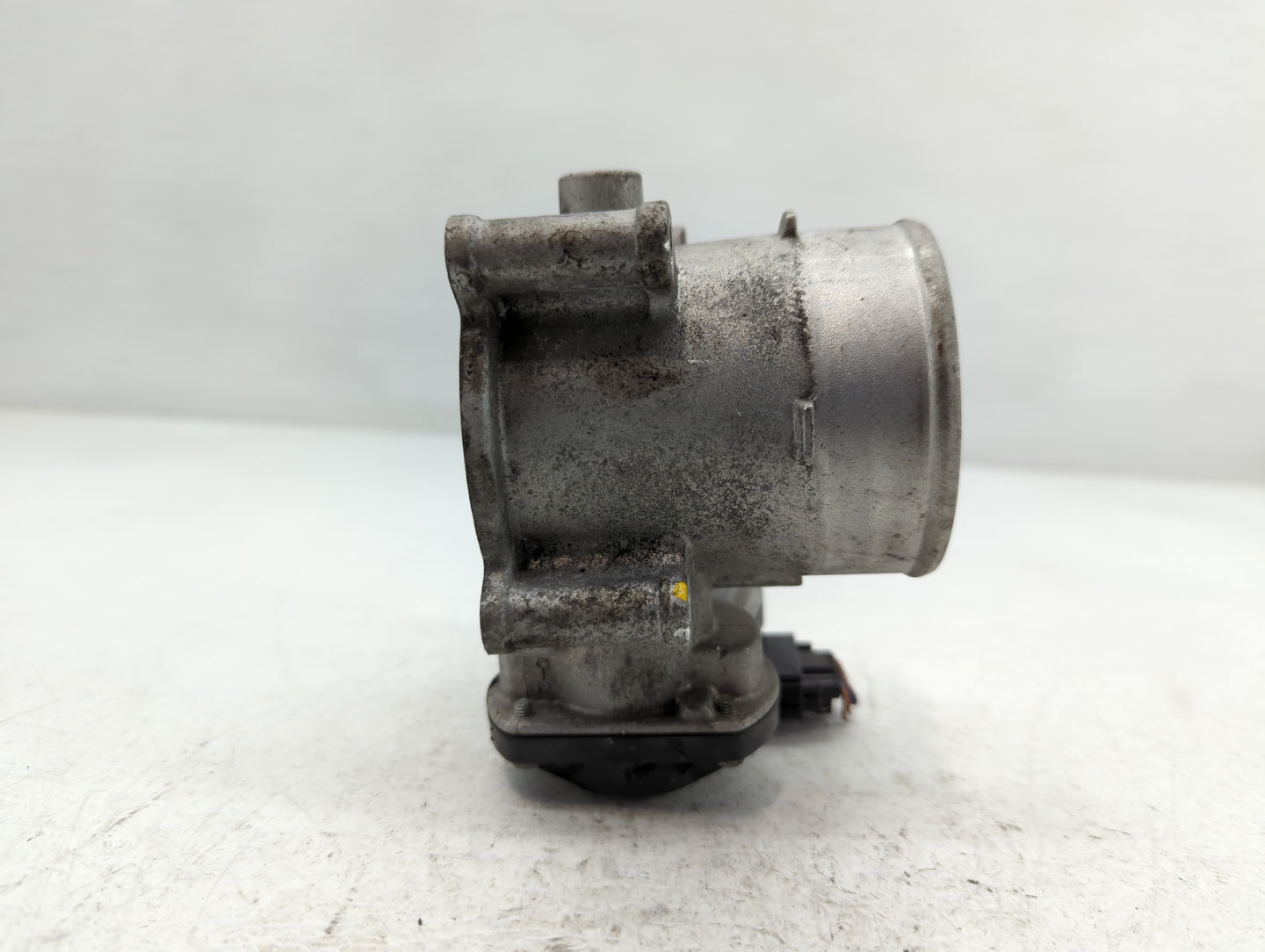 2021-2022 Hyundai Elantra Throttle Body P/N:35100-2J410 Fits Fits 2021 2022 OEM Used Auto Parts - Oemusedautoparts1.com