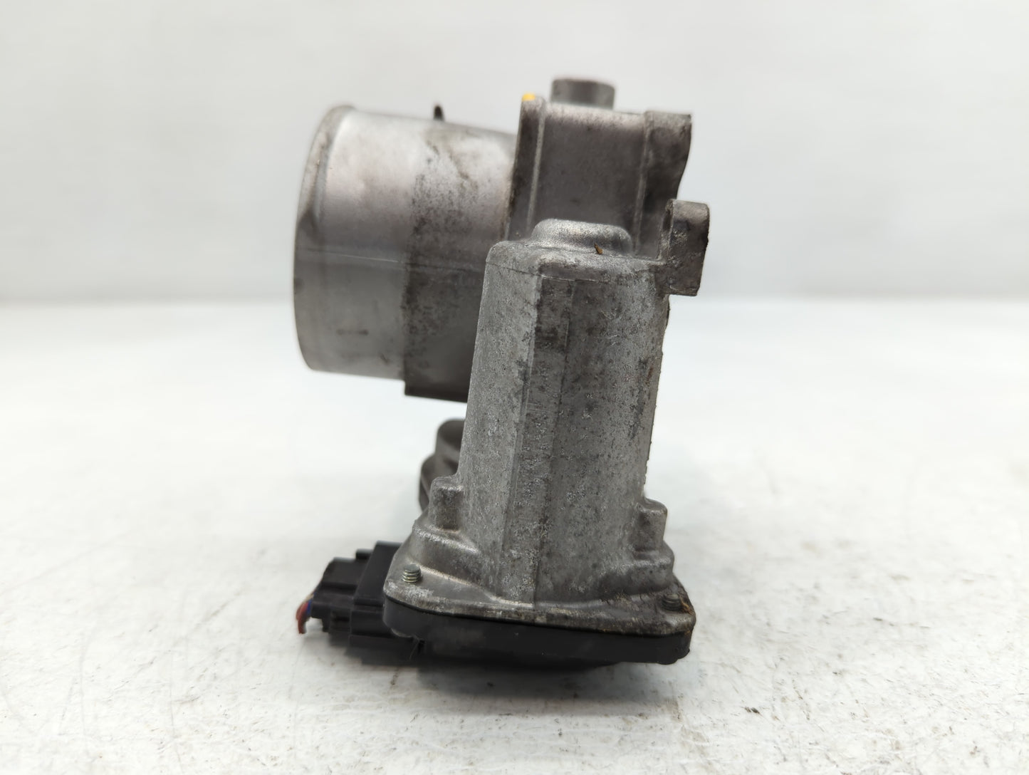 2021-2022 Hyundai Elantra Throttle Body P/N:35100-2J410 Fits Fits 2021 2022 OEM Used Auto Parts - Oemusedautoparts1.com