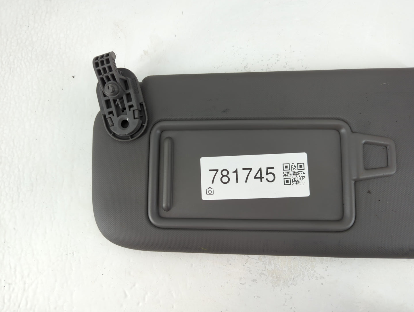 2021-2022 Hyundai Elantra Sun Visor Shade Replacement Driver Left Mirror Fits Fits 2021 2022 OEM Used Auto Parts - Oemusedau