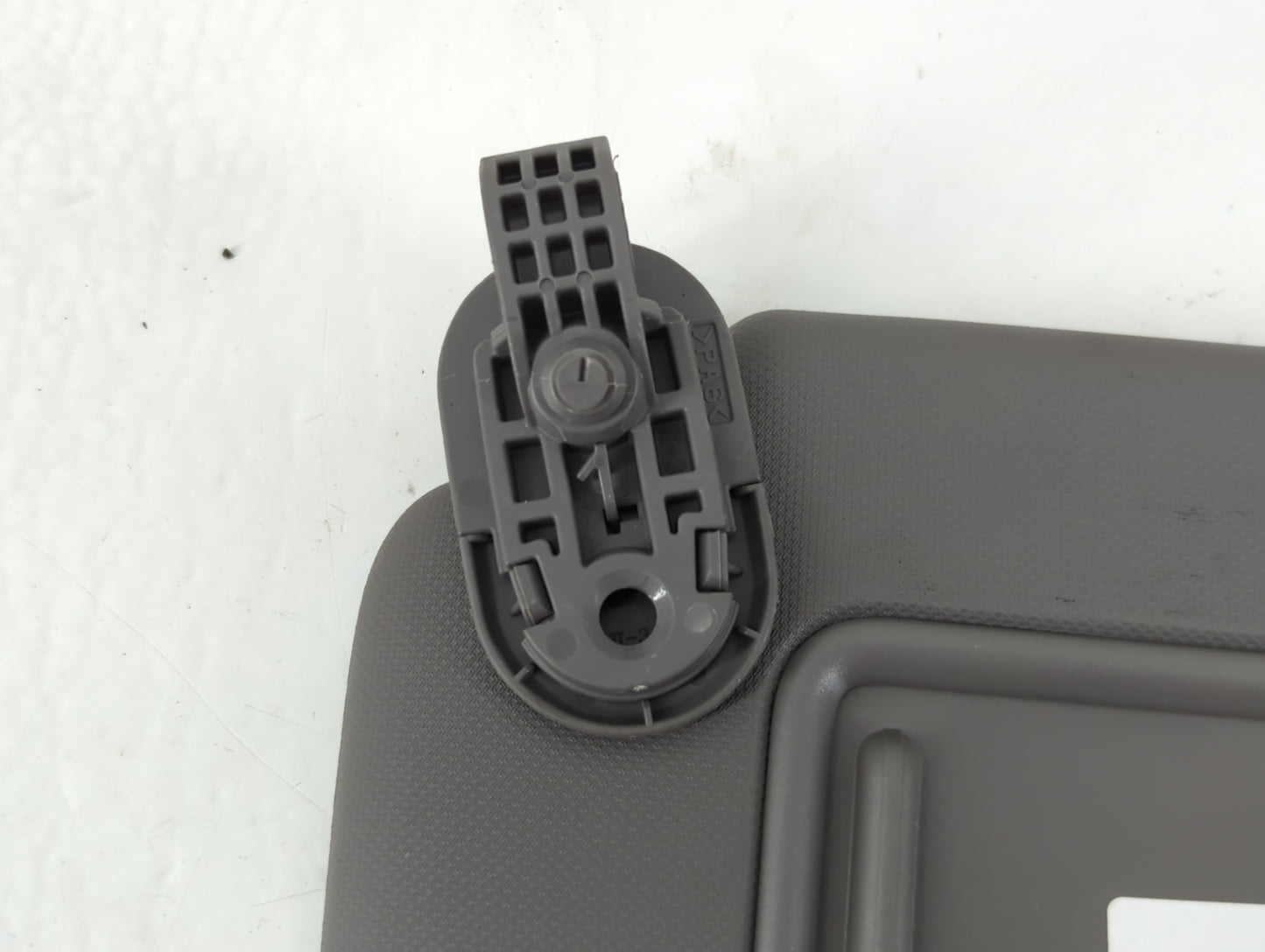 2021-2022 Hyundai Elantra Sun Visor Shade Replacement Driver Left Mirror Fits Fits 2021 2022 OEM Used Auto Parts - Oemusedau