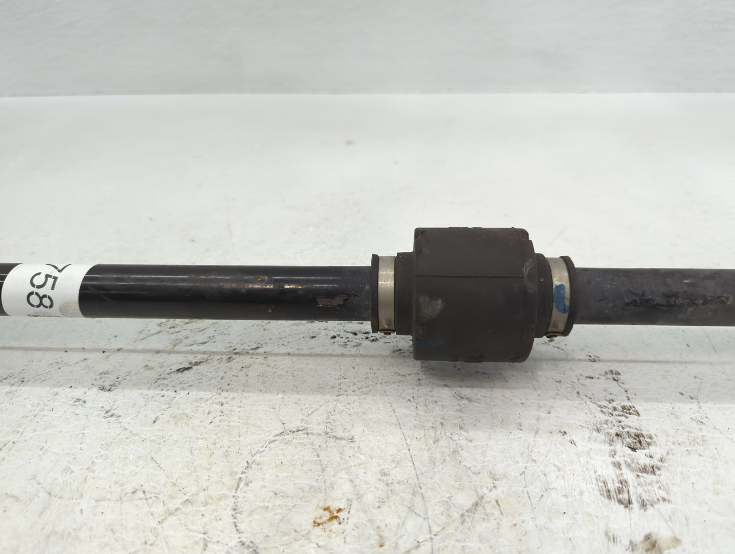 2021-2022 Hyundai Elantra Axle Shaft Rear Driver Cv C/v - Oemusedautoparts1.com