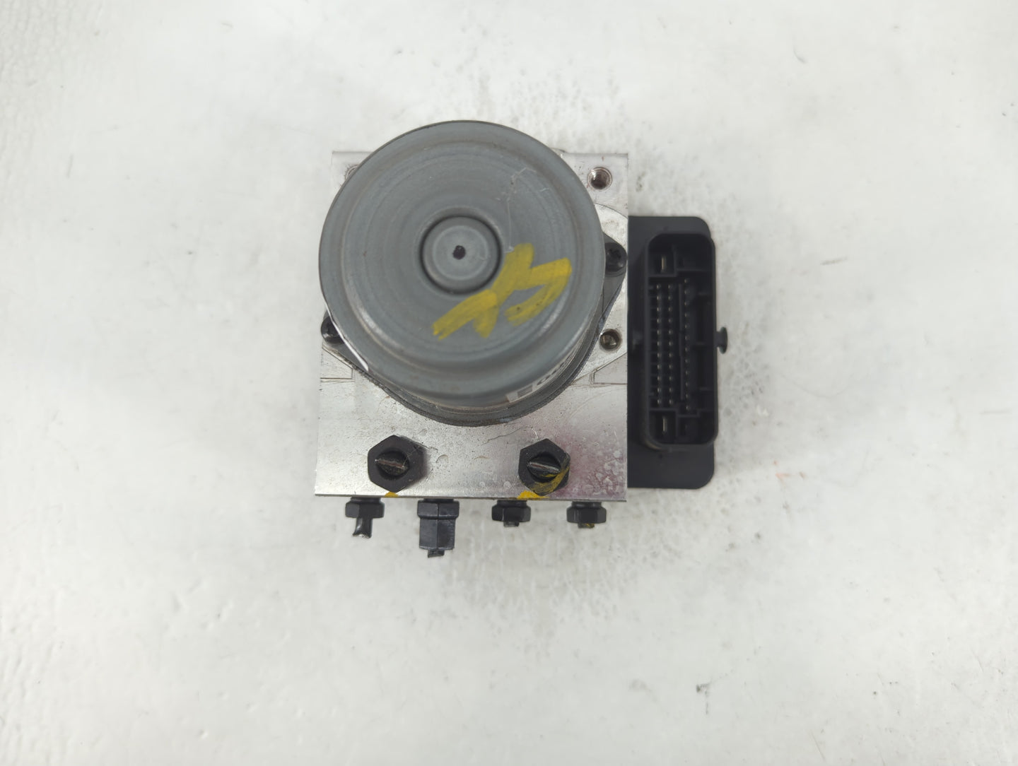 2021-2022 Hyundai Elantra ABS Pump Control Module Replacement P/N:58900-AB500 Fits Fits 2021 2022 OEM Used Auto Parts - Oemu