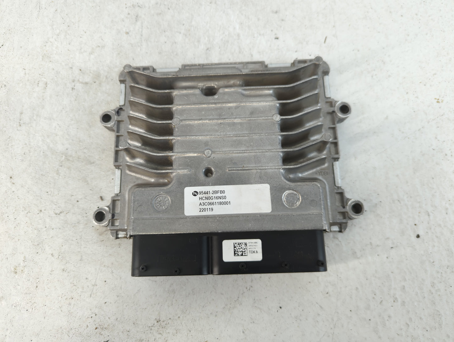2021-2022 Hyundai Elantra PCM Engine Control Computer ECU ECM PCU OEM P/N:95441-2BFB0 Fits Fits 2021 2022 OEM Used Auto Part