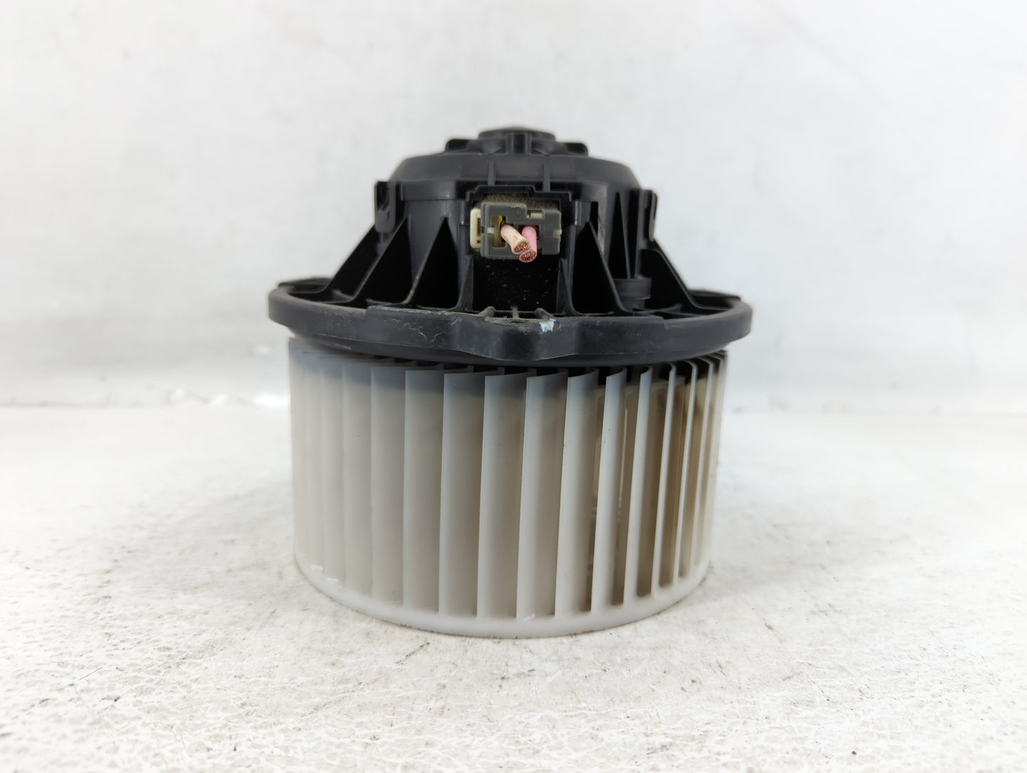 2022 Hyundai Genesis Rear Heater AC Blower Motor P/N:F00S330106 Fits OEM Used Auto Parts - Oemusedautoparts1.com