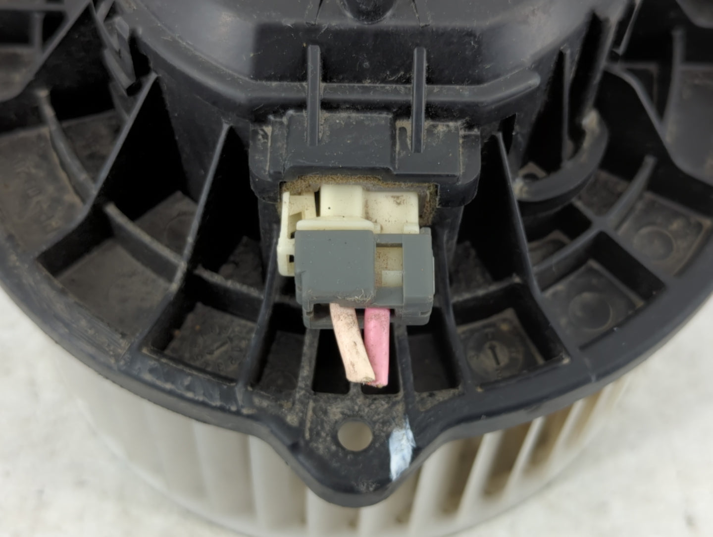 2022 Hyundai Genesis Rear Heater AC Blower Motor P/N:F00S330106 Fits OEM Used Auto Parts - Oemusedautoparts1.com