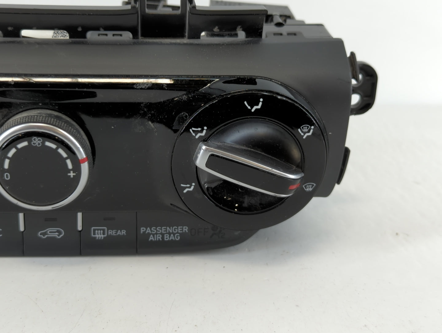 2022 Hyundai Kona Climate Control Module Temperature AC/Heater Replacement P/N:97250-J9AE0 Fits OEM Used Auto Parts - Oemuse