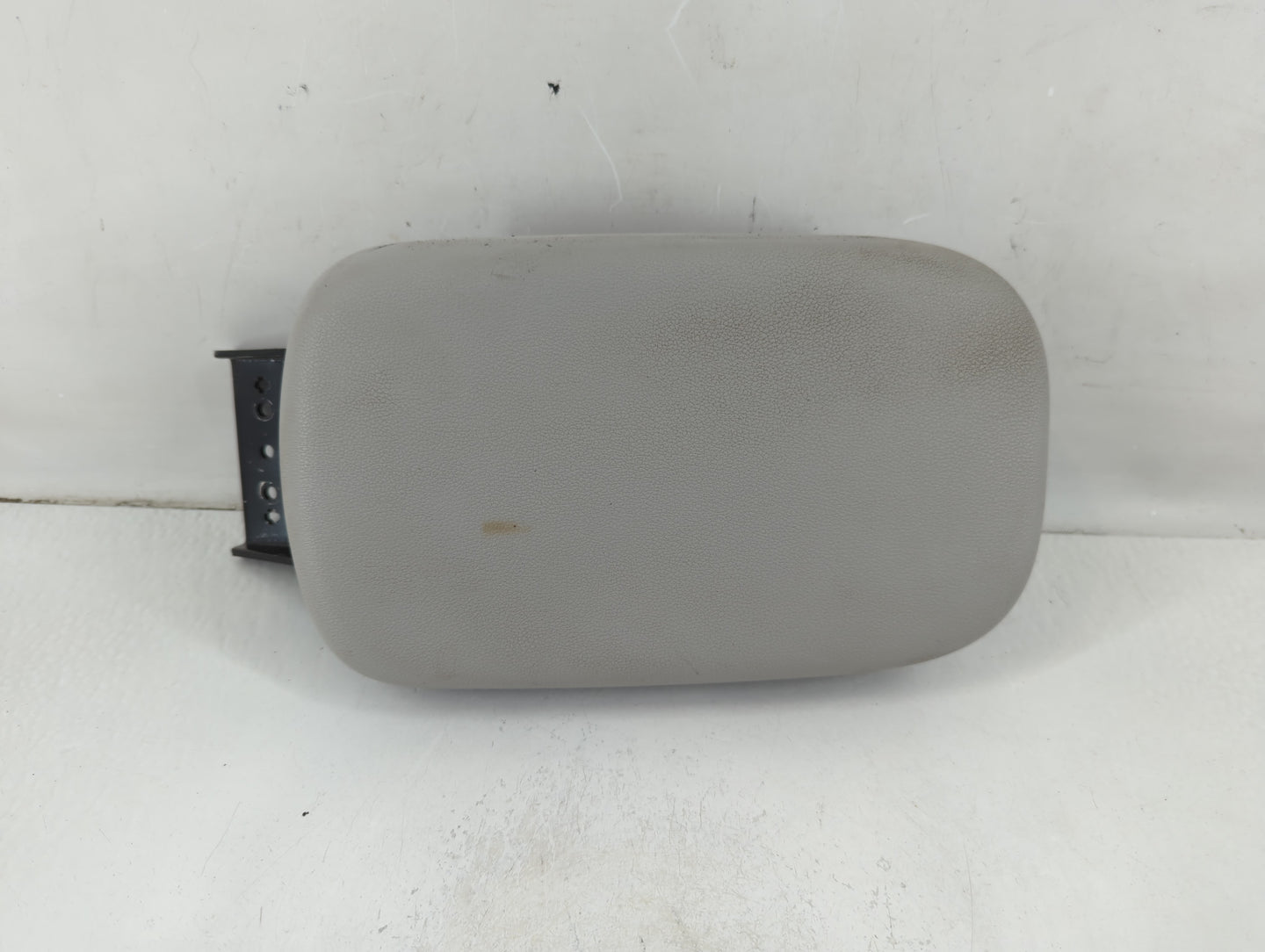 2022 Hyundai Kona Center Console Armrest Cover Lid P/N:OSLWR Fits OEM Used Auto Parts - Oemusedautoparts1.com