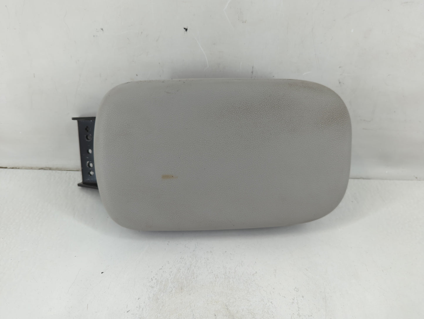 2022 Hyundai Kona Center Console Armrest Cover Lid P/N:OSLWR Fits OEM Used Auto Parts - Oemusedautoparts1.com