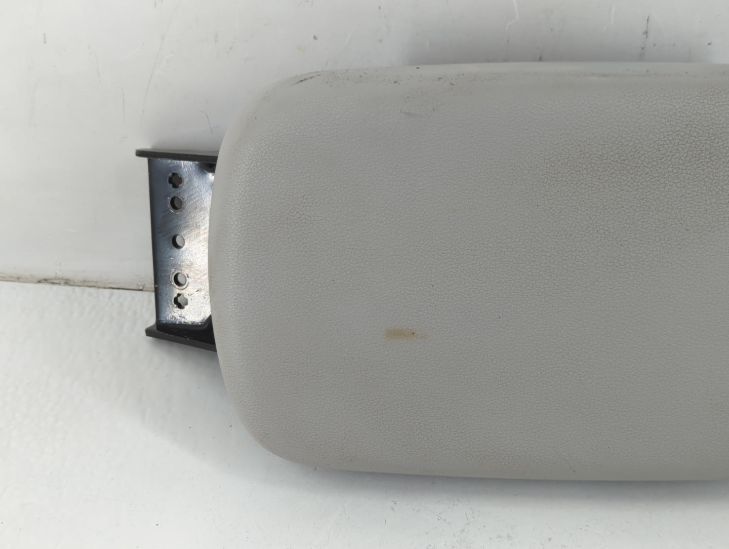 2022 Hyundai Kona Center Console Armrest Cover Lid P/N:OSLWR Fits OEM Used Auto Parts - Oemusedautoparts1.com