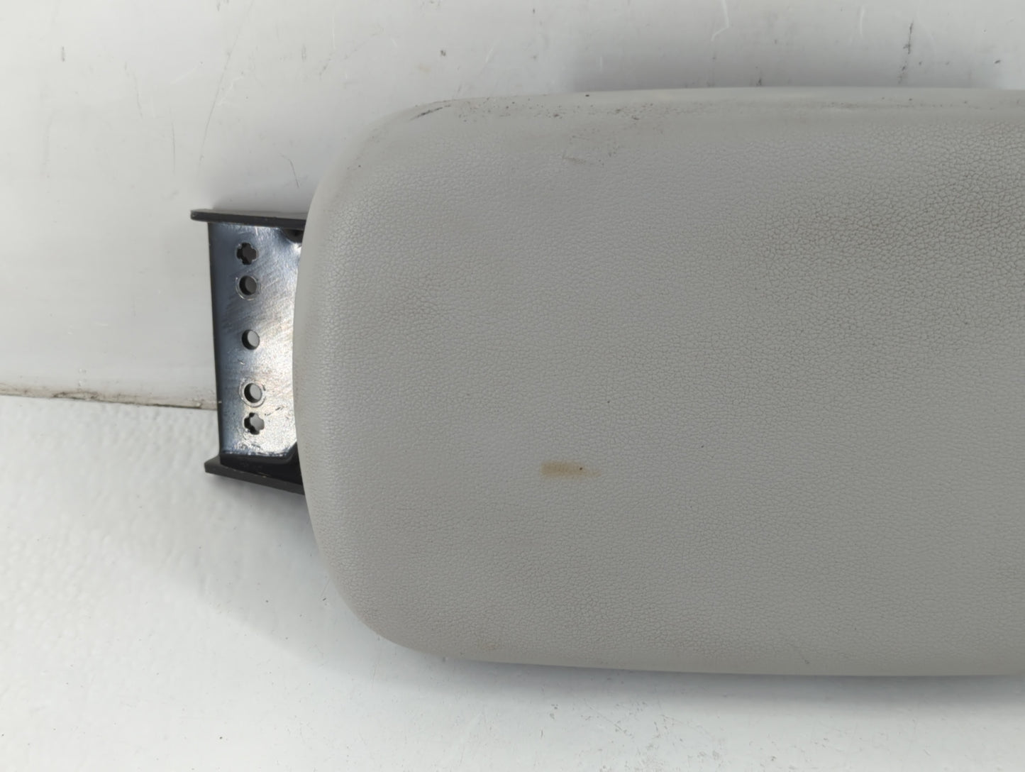 2022 Hyundai Kona Center Console Armrest Cover Lid P/N:OSLWR Fits OEM Used Auto Parts - Oemusedautoparts1.com