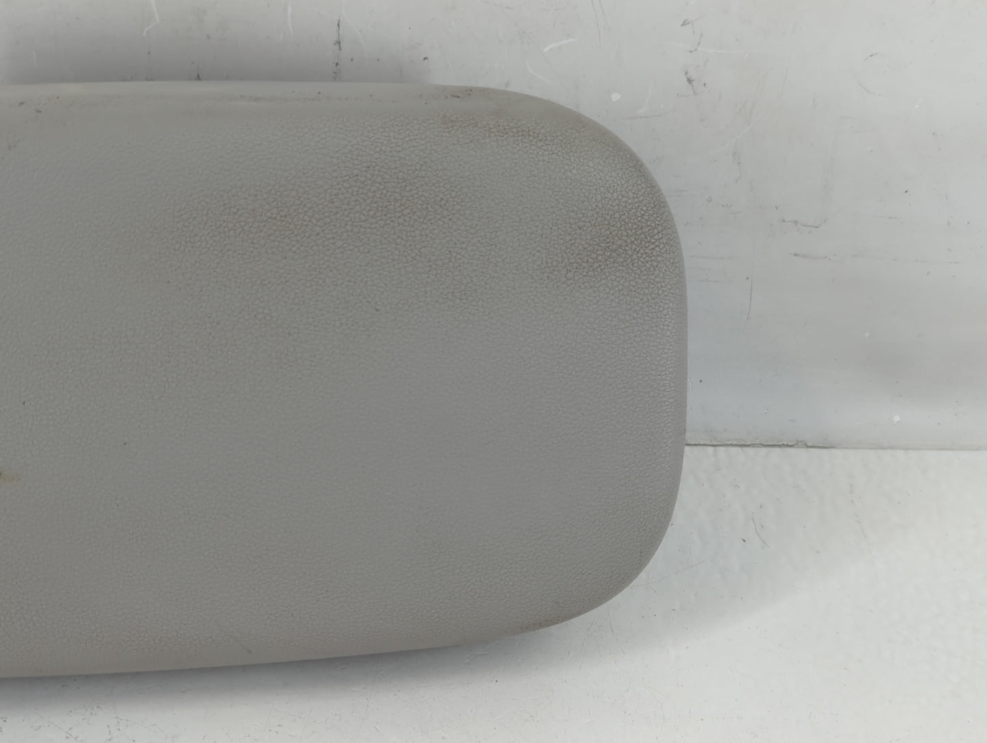 2022 Hyundai Kona Center Console Armrest Cover Lid P/N:OSLWR Fits OEM Used Auto Parts - Oemusedautoparts1.com