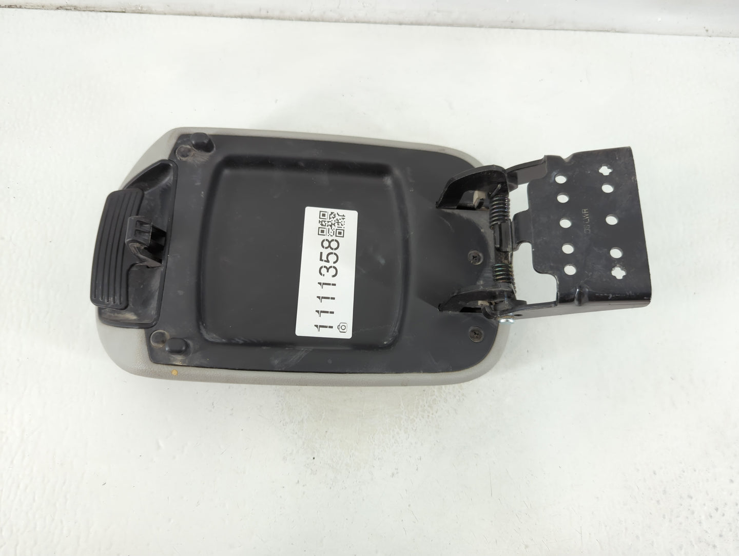 2022 Hyundai Kona Center Console Armrest Cover Lid P/N:OSLWR Fits OEM Used Auto Parts - Oemusedautoparts1.com