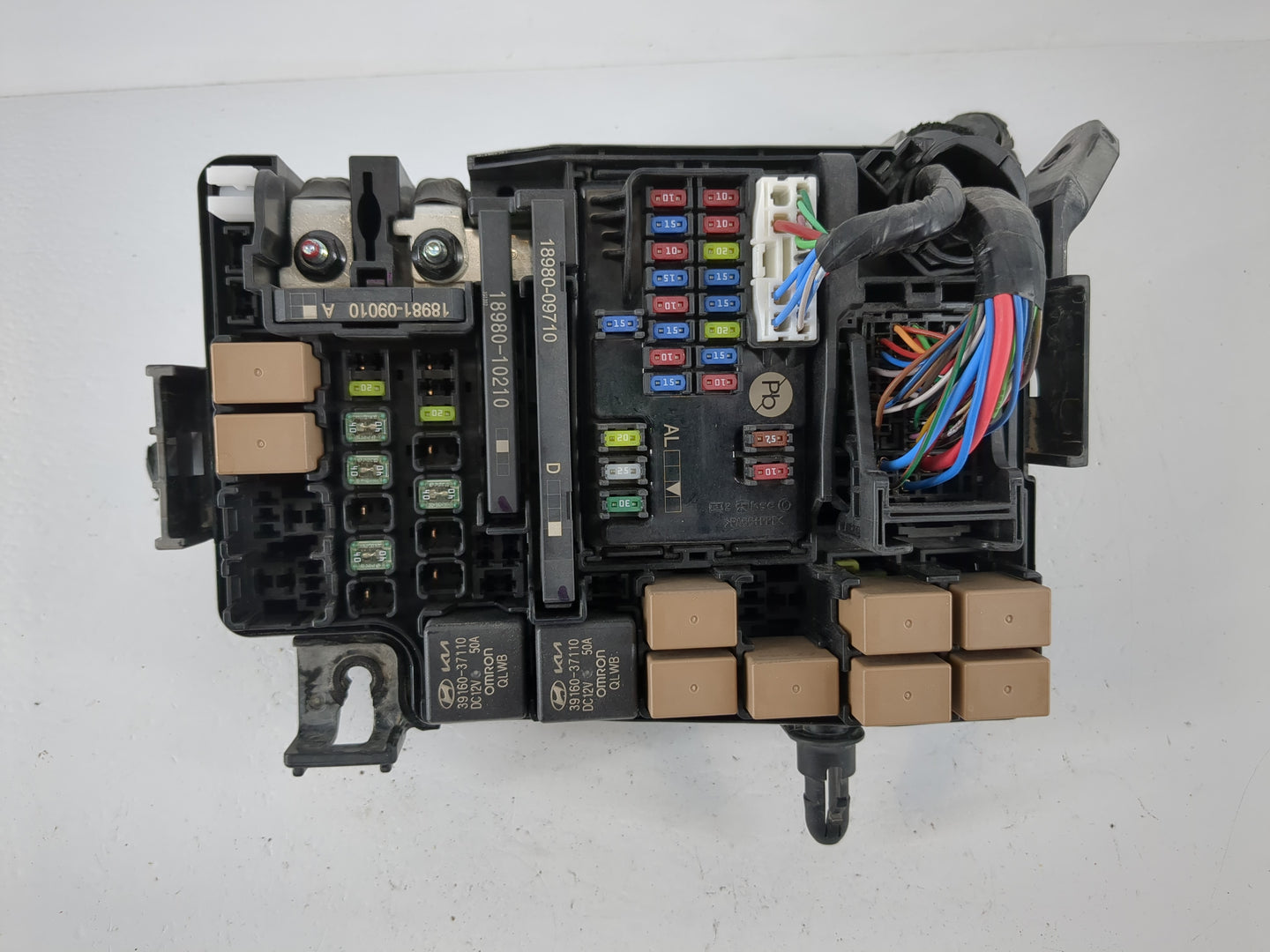 2022 Hyundai Kona Fusebox Fuse Box Panel Relay Module P/N:91701-J9430 Fits OEM Used Auto Parts - Oemusedautoparts1.com
