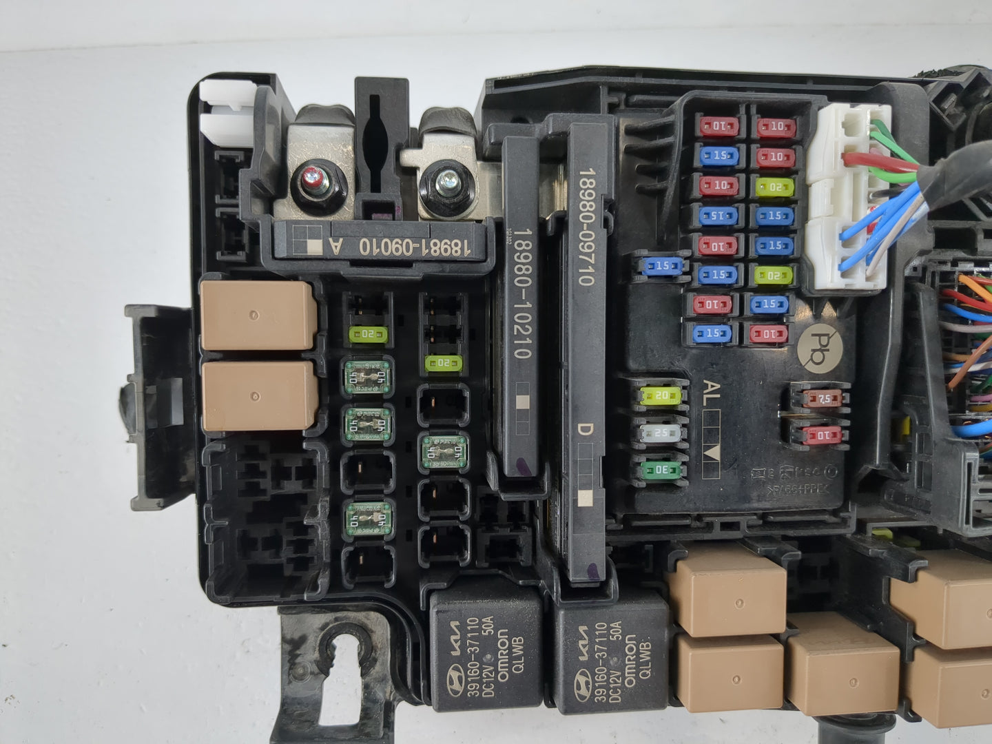 2022 Hyundai Kona Fusebox Fuse Box Panel Relay Module P/N:91701-J9430 Fits OEM Used Auto Parts - Oemusedautoparts1.com