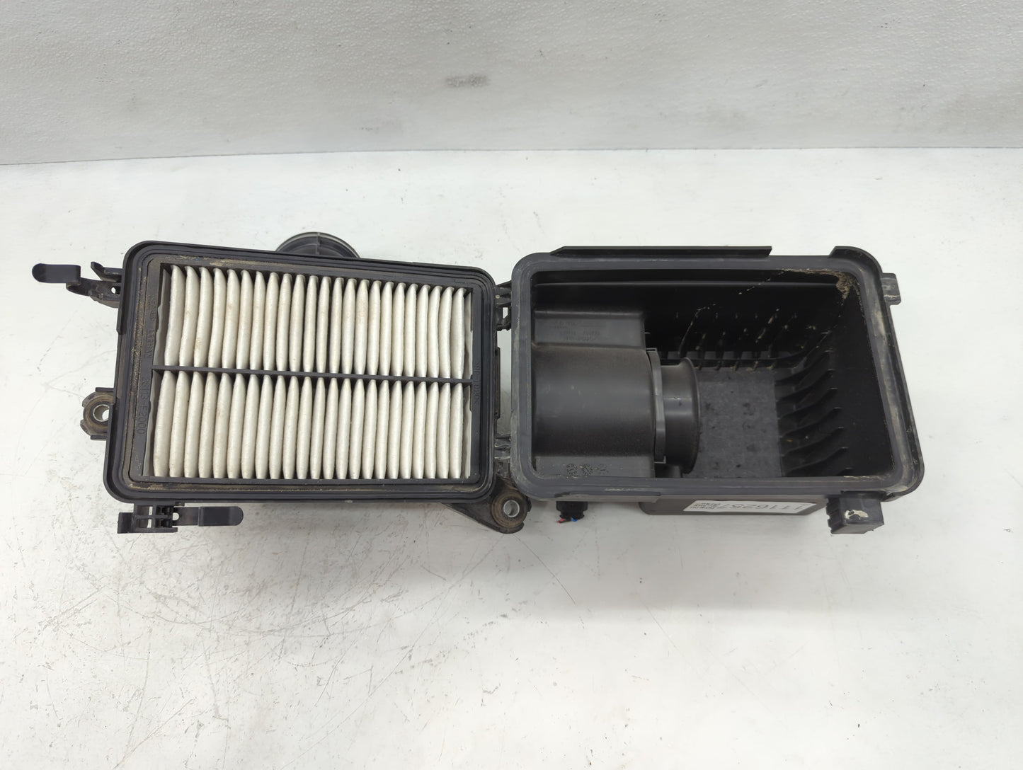 2022-2022 Hyundai Kona Air Cleaner Intake-duct Hose Tube - Oemusedautoparts1.com